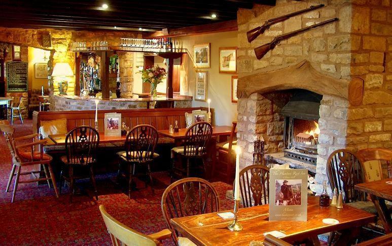 The Hunters Rest Inn Clutton Dış mekan fotoğraf